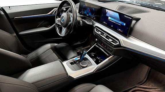 BMW i4 3 of 13