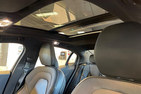 Volvo S60 17 of 26