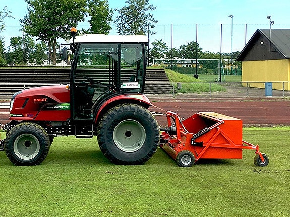 Turf-Zweeper ST180C – professionell gräs- & lövuppsamlare 4 of 5