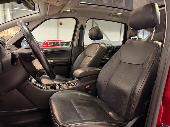 Ford S-MAX 9 of 14