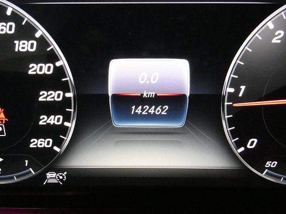 Mercedes-Benz E220 d 14 of 17