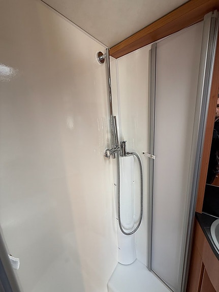Hymer T 674 CL Höga långbäddar, bra lastvikt, välvårdad husbil! 15 of 21