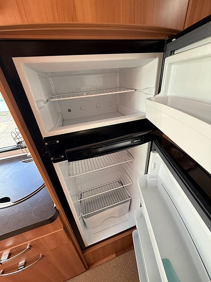 Hymer T 674 CL Höga långbäddar, bra lastvikt, välvårdad husbil! 16 of 21