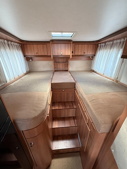 Hymer T 674 CL Höga långbäddar, bra lastvikt, välvårdad husbil! 13 of 21