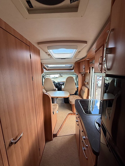 Hymer T 674 CL Höga långbäddar, bra lastvikt, välvårdad husbil! 21 of 21