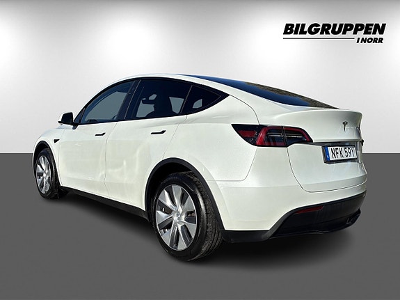 Tesla Model Y 6 of 14