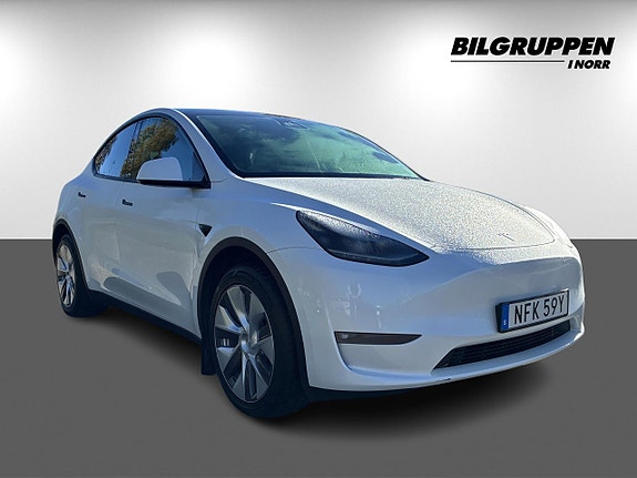 Tesla Model Y 3 of 14