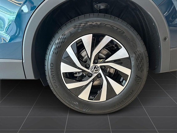 Volkswagen Tiguan 9 of 14