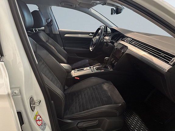 Volkswagen Passat 10 of 22