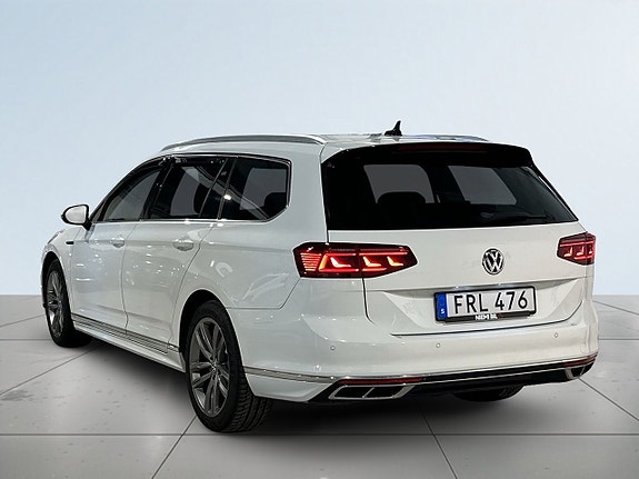 Volkswagen Passat 5 of 22