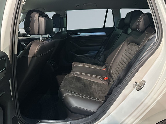 Volkswagen Passat 13 of 22