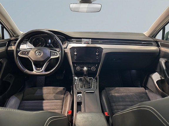 Volkswagen Passat 8 of 22