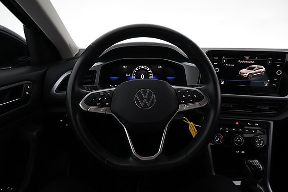 Volkswagen T-Roc 14 of 21