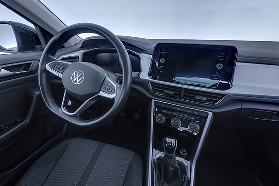 Volkswagen T-Roc 8 of 21