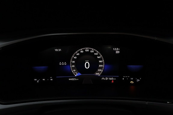 Volkswagen T-Roc 16 of 21