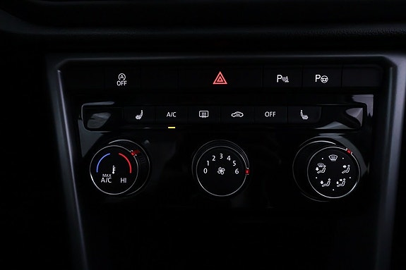 Volkswagen T-Roc 18 of 21