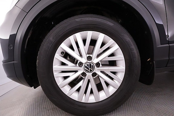 Volkswagen T-Roc 13 of 21