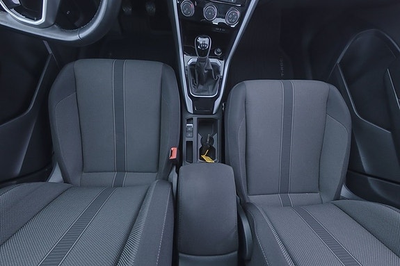 Volkswagen T-Roc 9 of 21