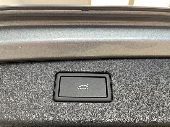 Volkswagen Tiguan 9 of 16