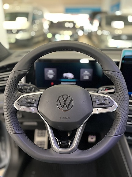 Volkswagen Tiguan 13 of 16