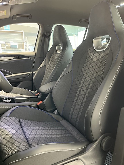 Volkswagen Tiguan 10 of 16
