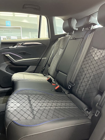 Volkswagen Tiguan 12 of 16