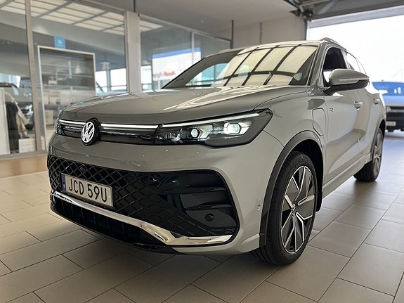 Volkswagen Tiguan 4 of 16