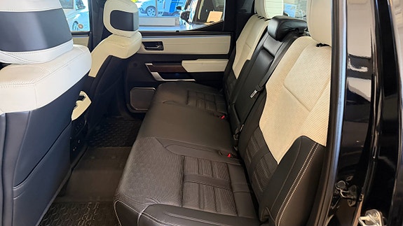 Toyota Tundra 7 of 11