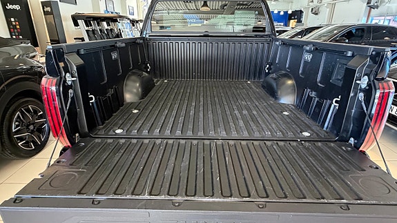 Toyota Tundra 4 of 11