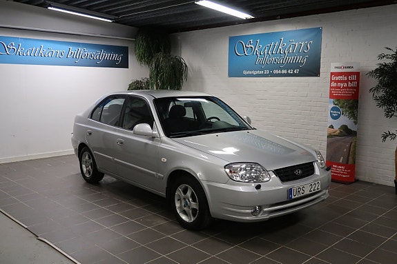 Hyundai Accent 4 of 7