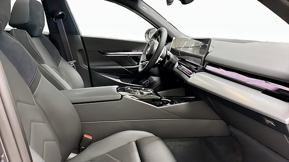 BMW 530e 3 of 9