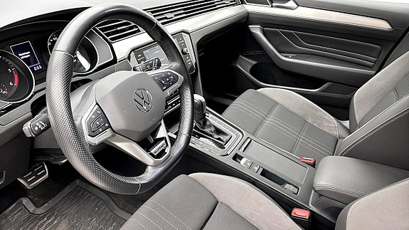 Volkswagen Passat Alltrack 7 of 12
