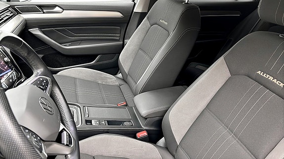 Volkswagen Passat Alltrack 8 of 12