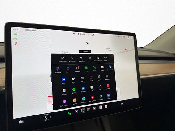 Tesla Model Y 25 of 30