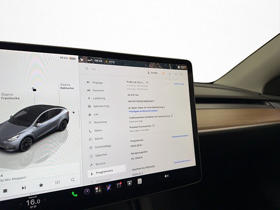 Tesla Model Y 29 of 30