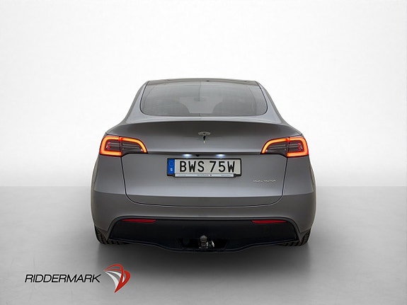 Tesla Model Y 8 of 30