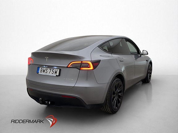 Tesla Model Y 9 of 30