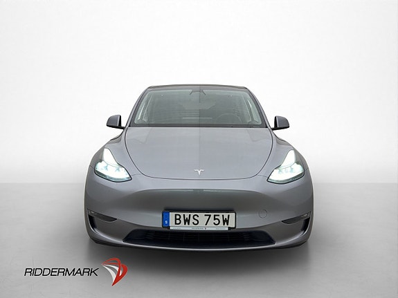Tesla Model Y 4 of 30