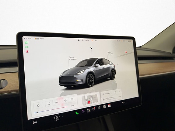Tesla Model Y 22 of 30