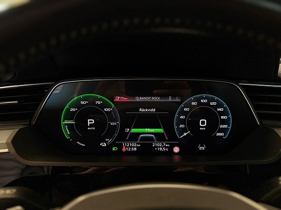 Audi e-tron 12 of 18