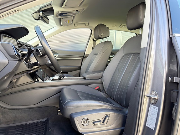 Audi e-tron 8 of 18