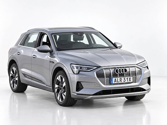 Audi e-tron 4 of 18