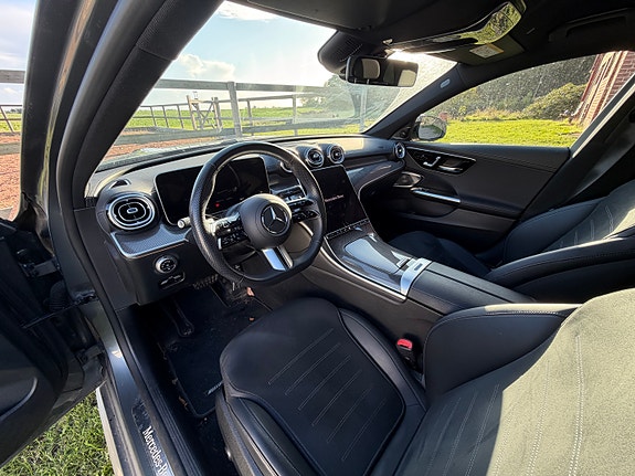 Mercedes-Benz C300 3 of 4
