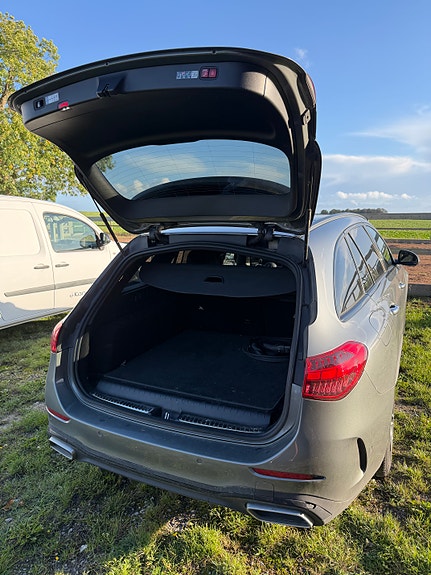 Mercedes-Benz C300 4 of 4