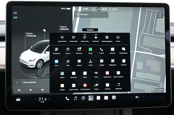 Tesla Model Y 22 of 27