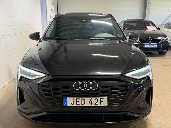 Audi Q8 9 of 23