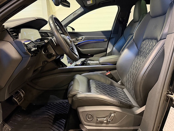 Audi Q8 14 of 23