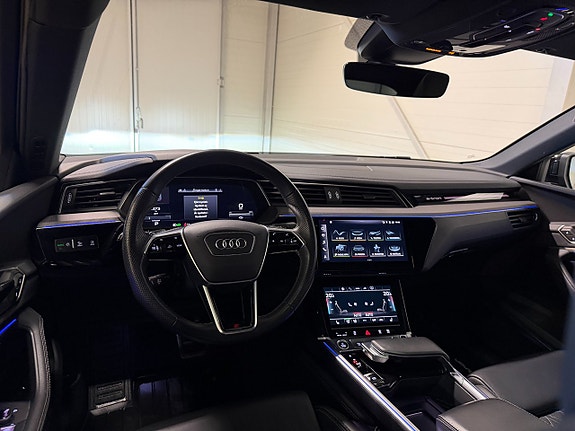 Audi Q8 13 of 23