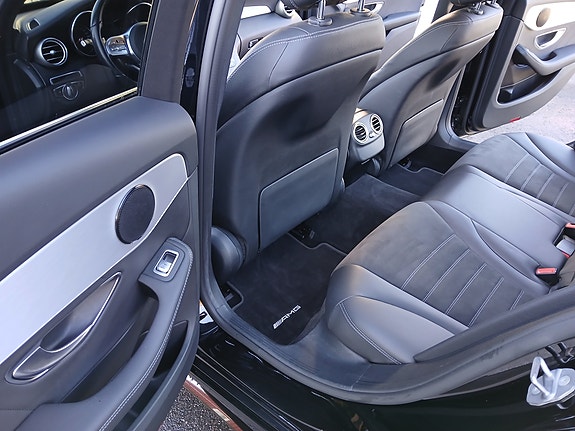 Mercedes-Benz C220 11 of 15