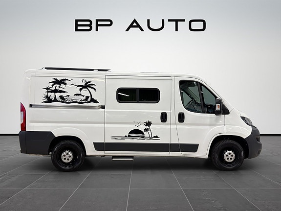 Peugeot Boxer Van 335 2.0 BlueHDi Välombyggd Campervan i toppskick 8 of 30